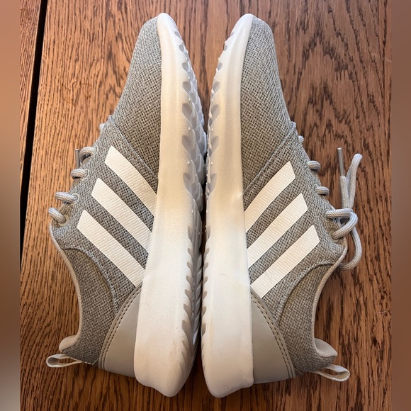 NEW! Adidas Running Shoes Cloudfoam - Picture 1 of 4